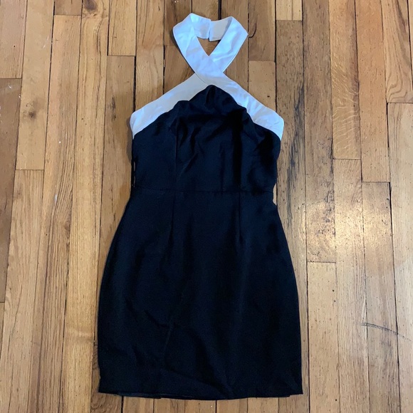 Superdown Cross Front Dress - Picture 5 of 13